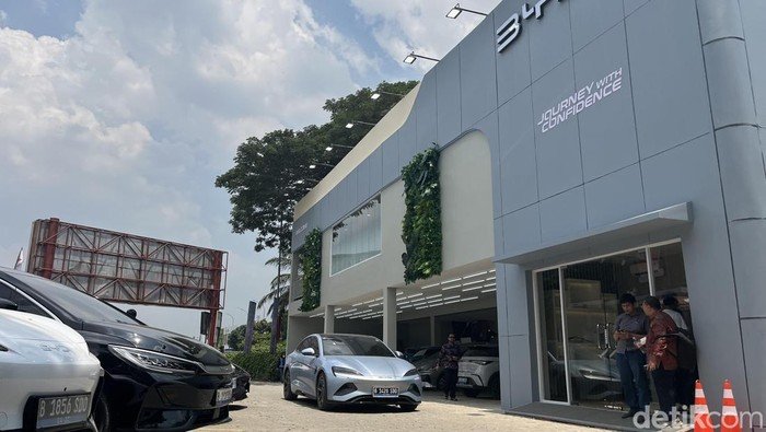 **Intip Fasilitas Posko Mudik BYD: Teknologi Canggih untuk Pemudik Listrik**