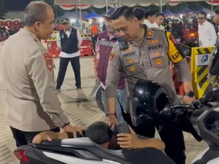 Tangis Pemudik di Pelabuhan Ciwandan Pecah Saat Dapat Kabar Ibunda Meninggal - Update 1