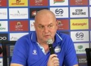 “Lebaran 2024: Bojan Hodak Berharap Pemain Persib Temukan Pemulihan Maksimal”