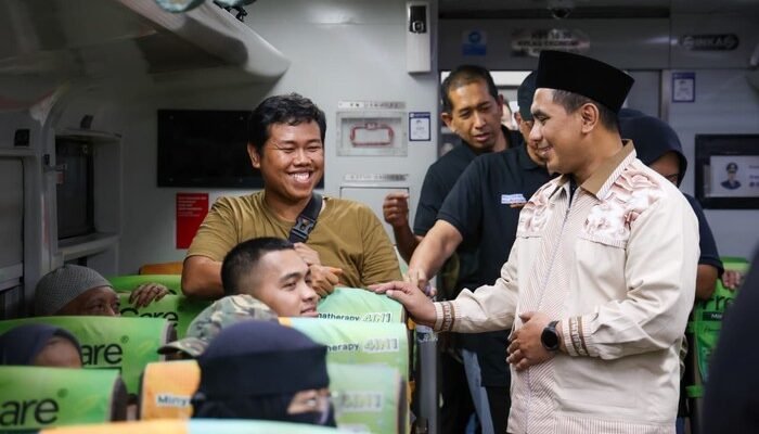 “Gus Yasin Tutup Mudik Gratis Jateng, Ratusan Pemudik Gebrak Tradisi”