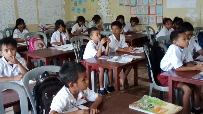 **Aipda Yanrus, Pahlawan Tanpa Toga yang Membangun Masa Depan Anak-anak 3T Sumba**