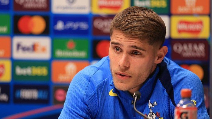 **Benarkah Para Pemain Spurs Tak Lagi Peduli Hasil Musim Ini? Micky van de Ven Bantah Kabar itu!**