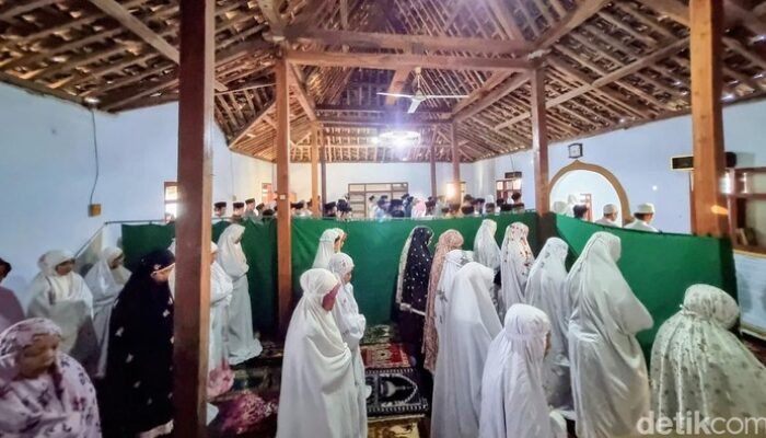 Jemaah Syathaariyah di Ponorogo Salat Idul Fitri Lebih Dulu, Ini Alasannya