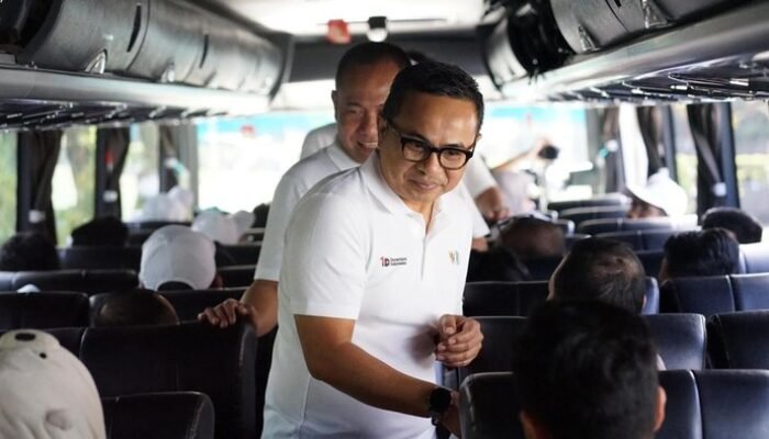 “Mudik Gratis Waskita Karya: Ratusan Pemudik Berangkat dari Jakarta dengan Nyaman”