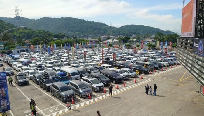 101 Ribu Kendaraan Keluar Tol Merak Arah Pelabuhan Sepekan Jelang Lebaran, Turun 24,2 Persen Dari Tahun Lalu