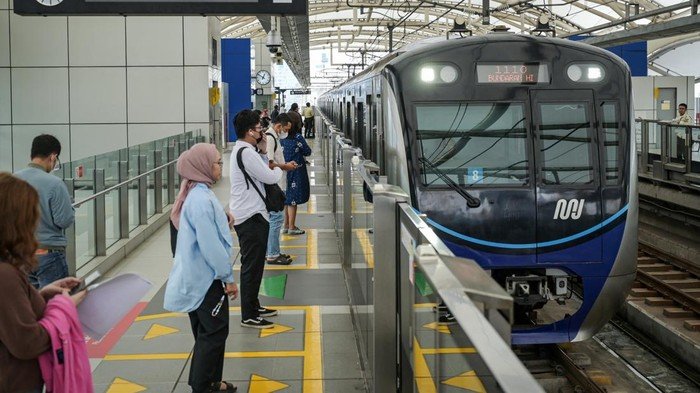 [Hore! Naik TransJ, MRT, LRT Hari Ini Cuma Bayar Rp 1]