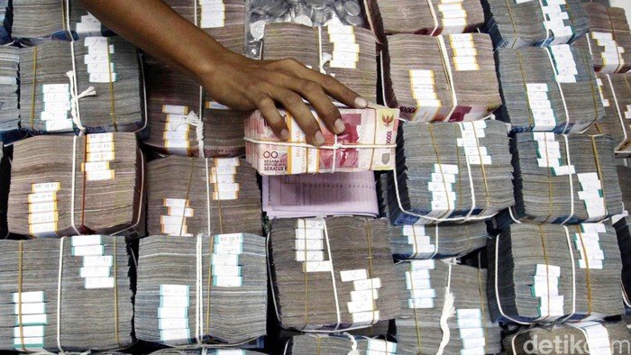 **Jaga Batas 3% di Tengah Badai Ekonomi: Strategi untuk Menjaga Stabilitas Keuangan**