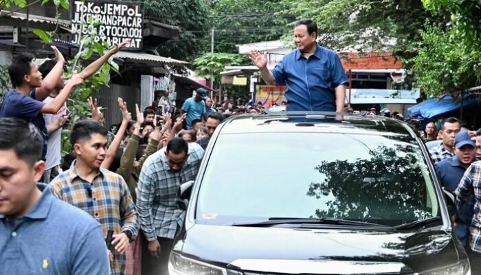 **Ini Mobil ‘Biasa’ yang Dipakai Blusukan Prabowo di Senen: Spesifikasi dan Performa yang Menjanjikan**