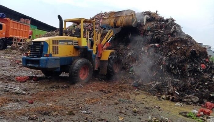 Sampah Menumpuk di Pasar Kramat Jati, Solusi Pasar Jaya Terungkap!