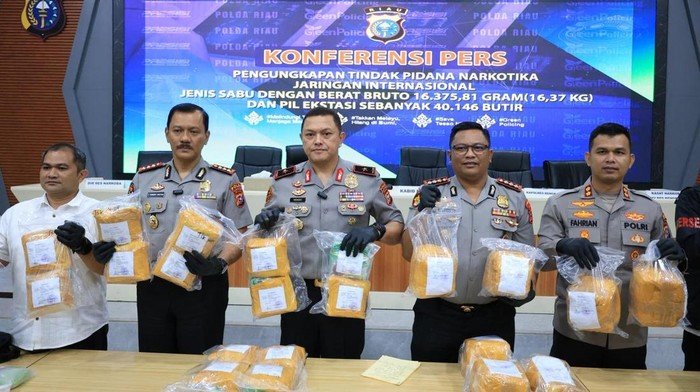 Polda Riau 'Perang' Lawan Narkoba, Ribuan Tersangka Ditangkap Setahun - Update 1